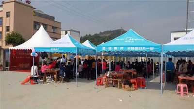 四川太陽傘帳篷生產(chǎn)訂制工廠 專業(yè)定制，品質(zhì)與實用并重